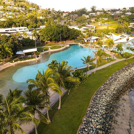 Nomads Airlie Beach (Adults Only) Exteriör bild
