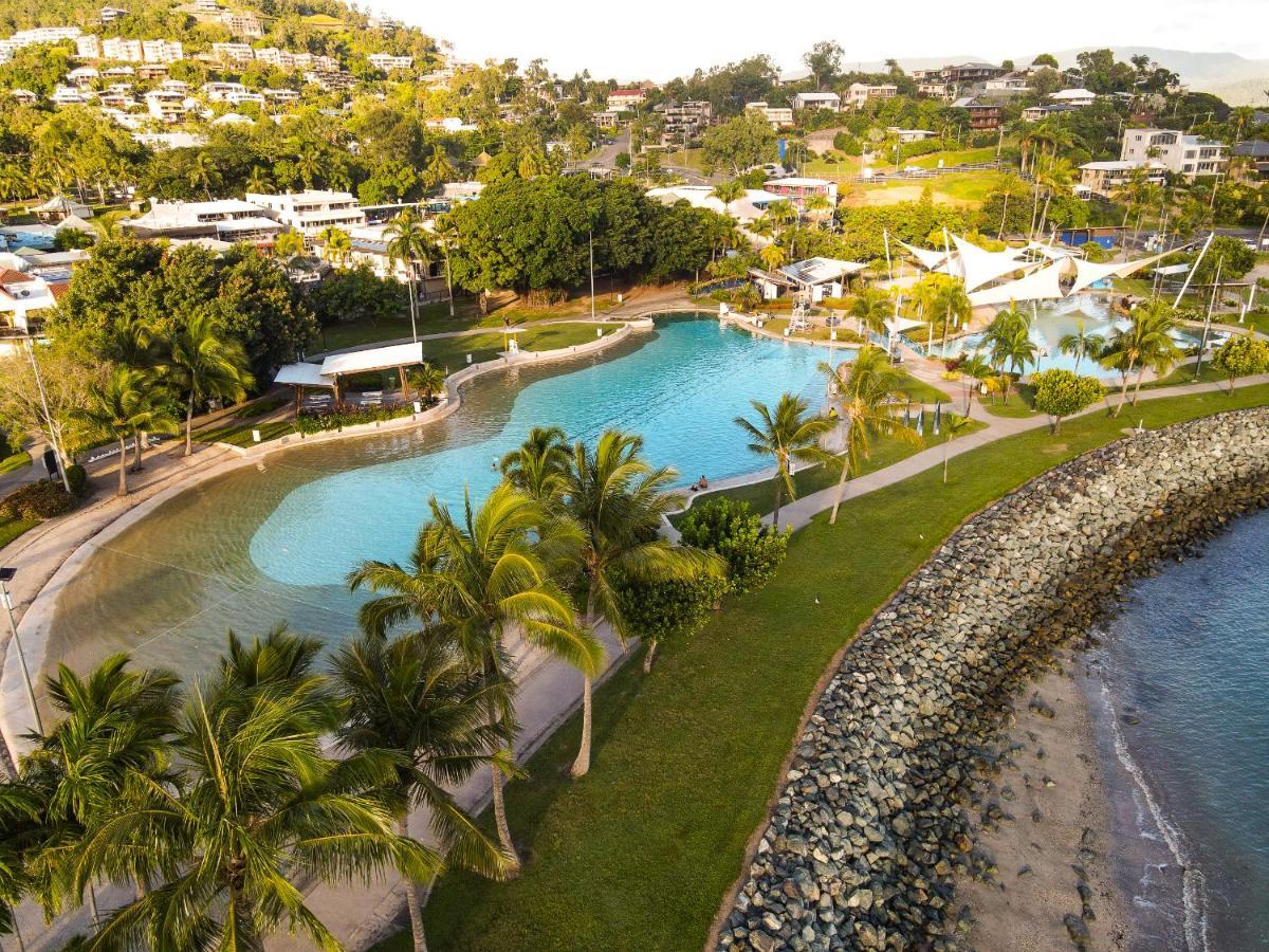 Nomads Airlie Beach (Adults Only) Exteriör bild