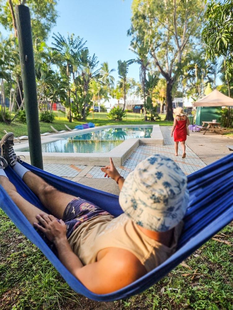 Nomads Airlie Beach (Adults Only) Exteriör bild
