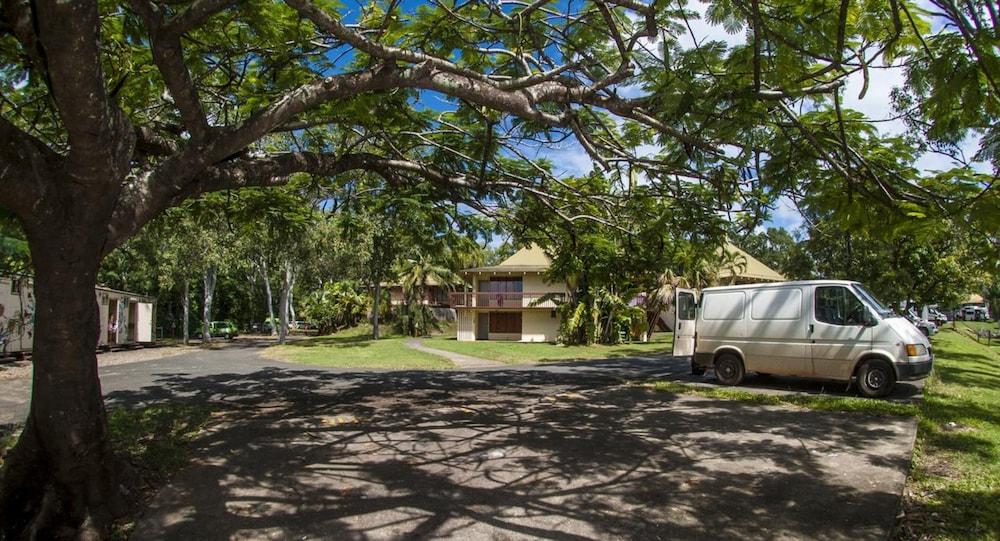 Nomads Airlie Beach (Adults Only) Exteriör bild
